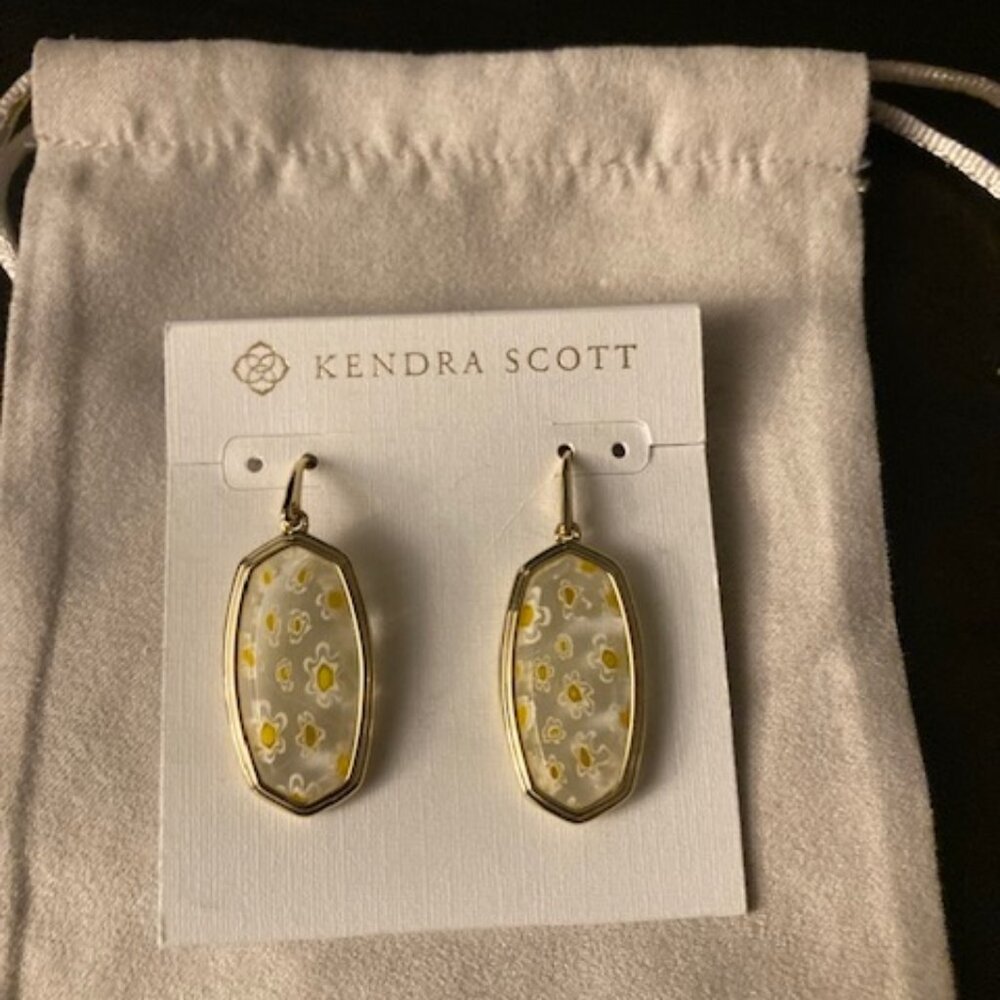 Kendra Scott Elle Flower earrings - New
